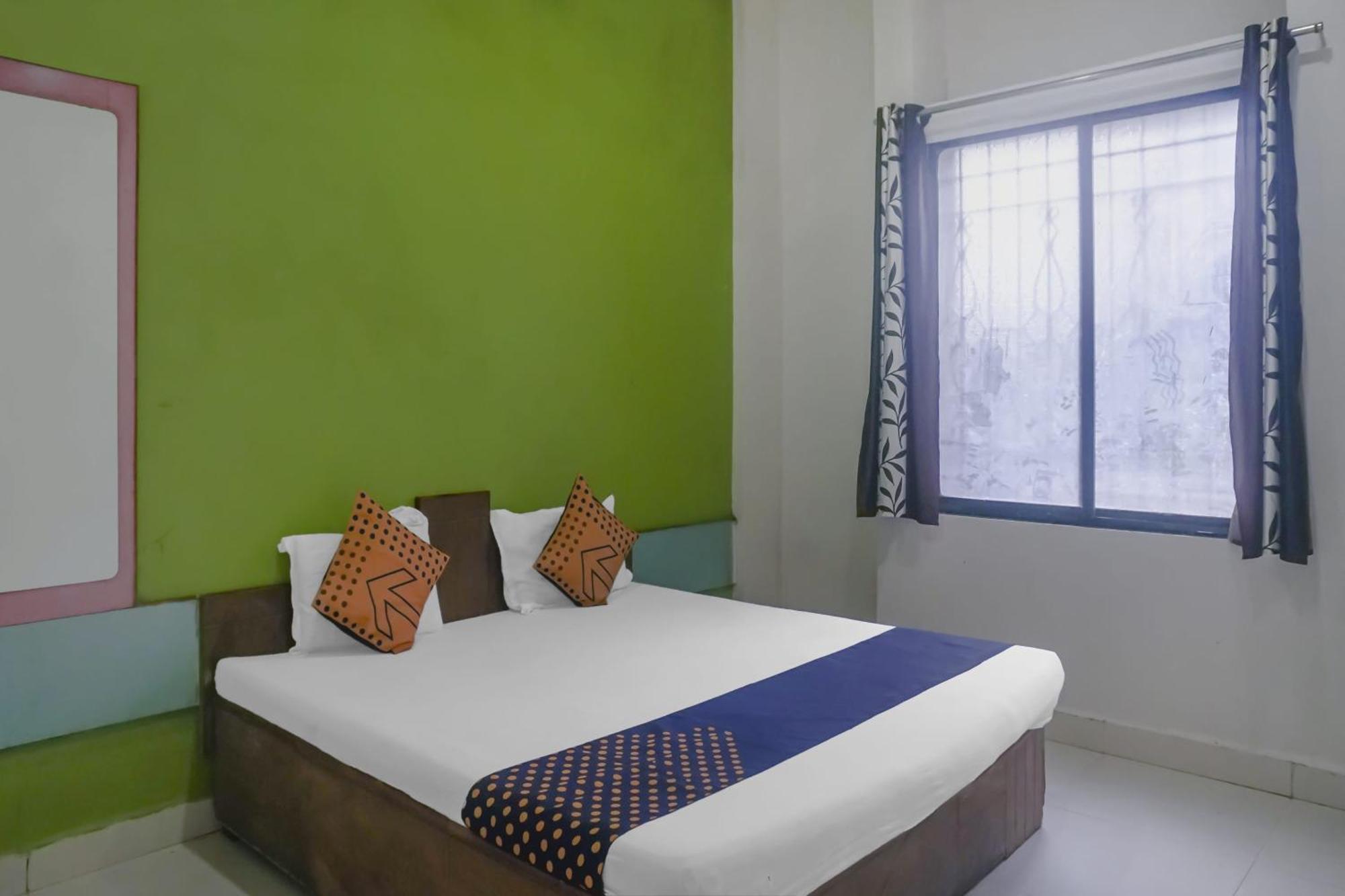 SPOT ON 75667 Hotel Peacock Garden Lodge Kharakvasla Exterior foto
