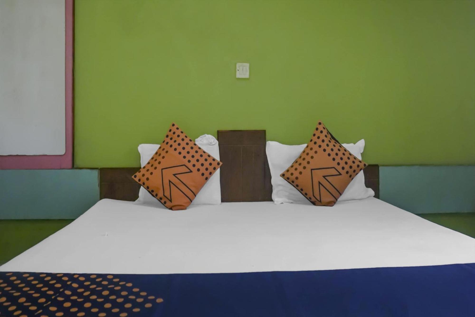 SPOT ON 75667 Hotel Peacock Garden Lodge Kharakvasla Exterior foto