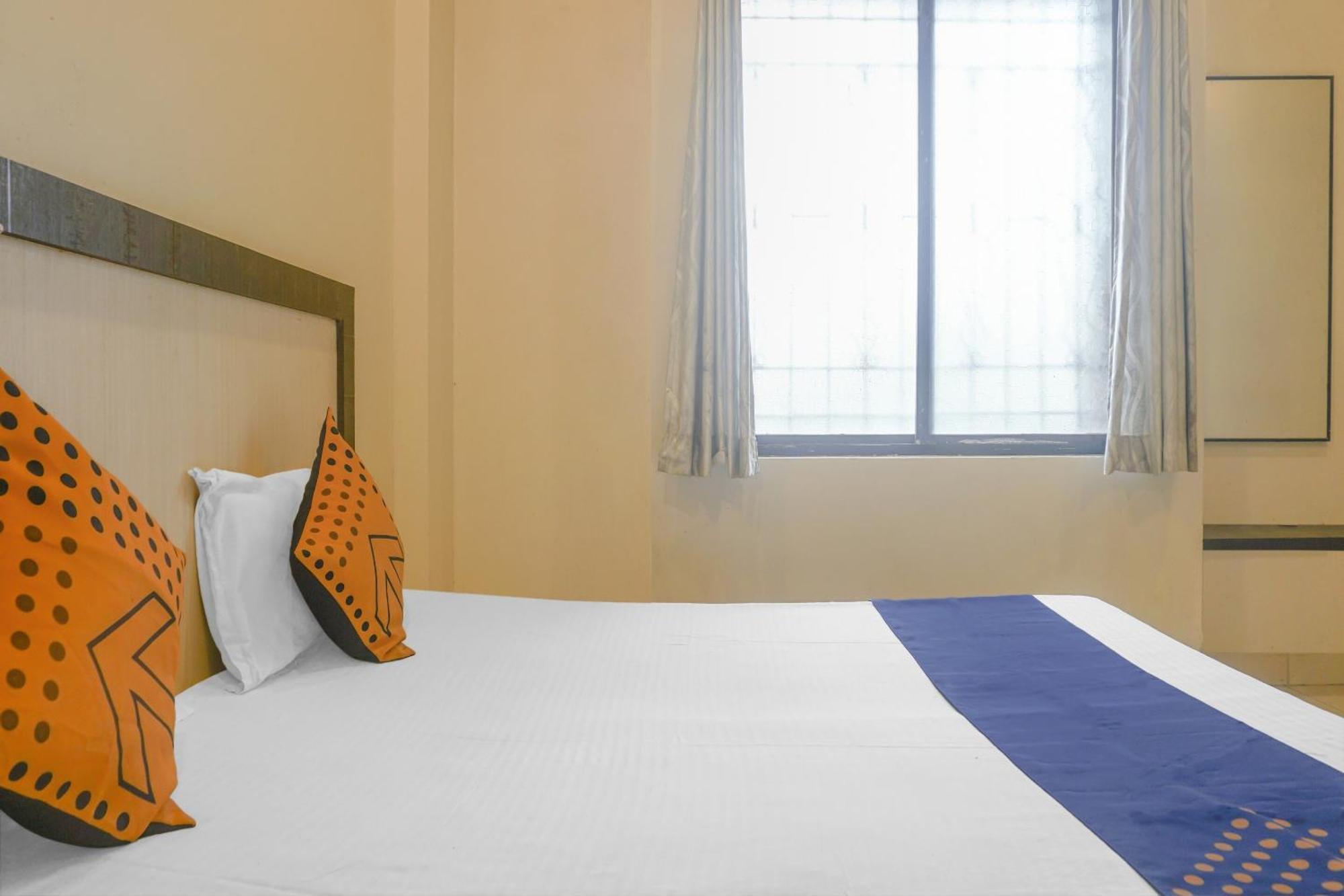 SPOT ON 75667 Hotel Peacock Garden Lodge Kharakvasla Exterior foto