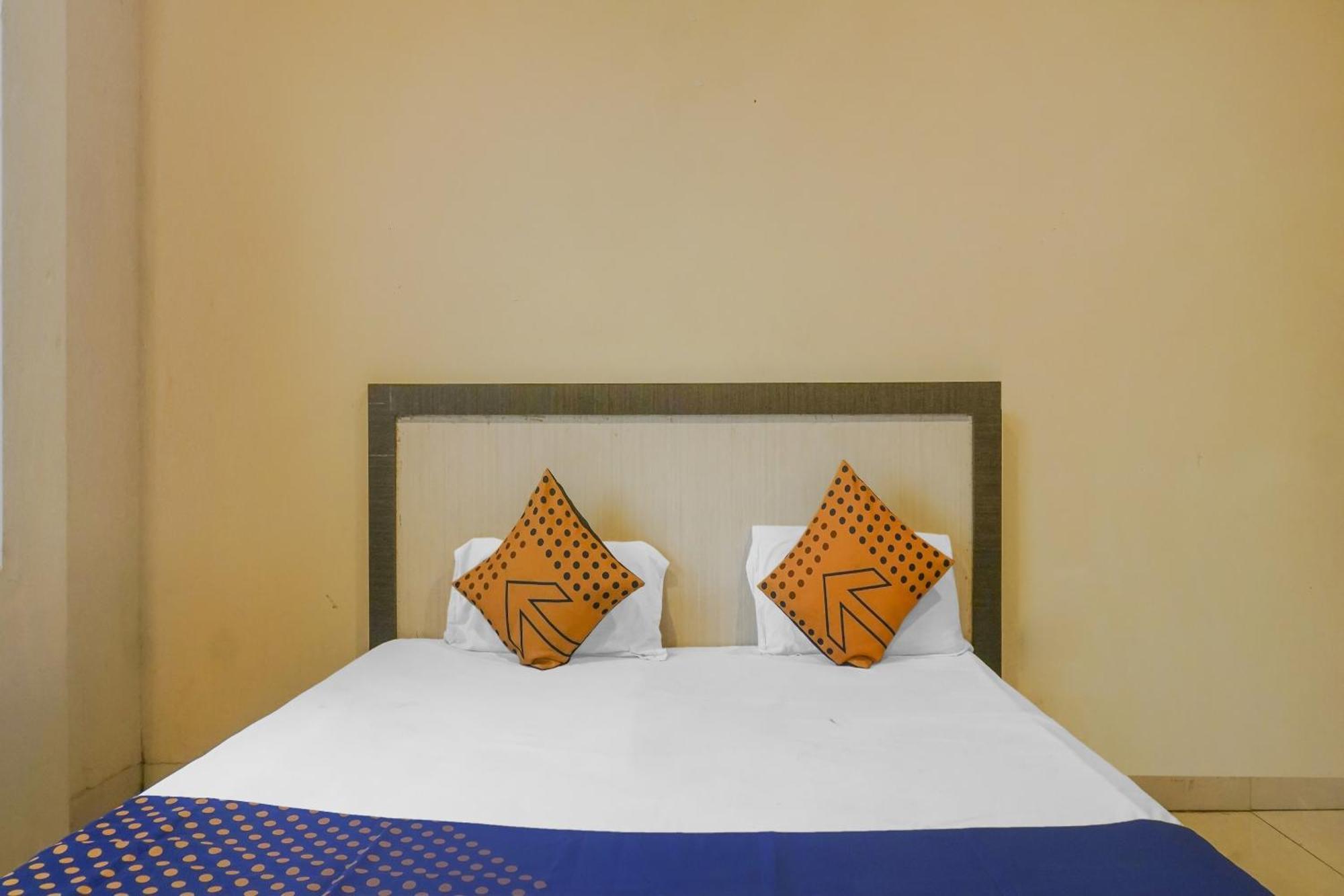 SPOT ON 75667 Hotel Peacock Garden Lodge Kharakvasla Exterior foto